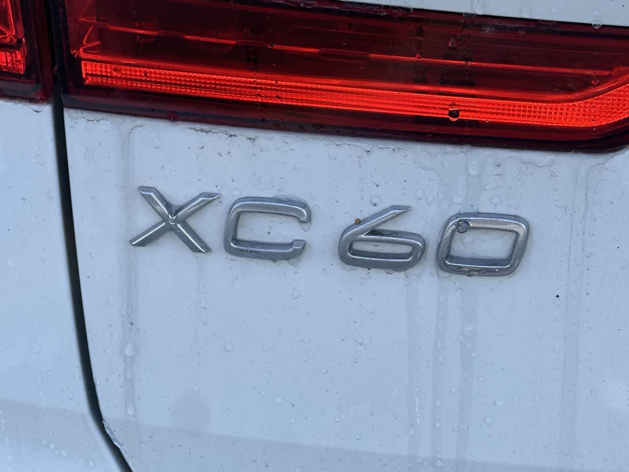 Thumbnail: 2022 Volvo XC60 - 24