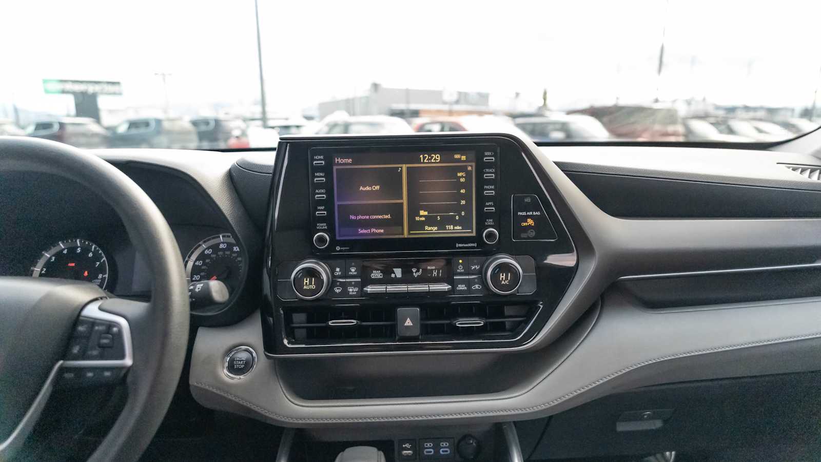 Thumbnail: 2022 Toyota Highlander - 33