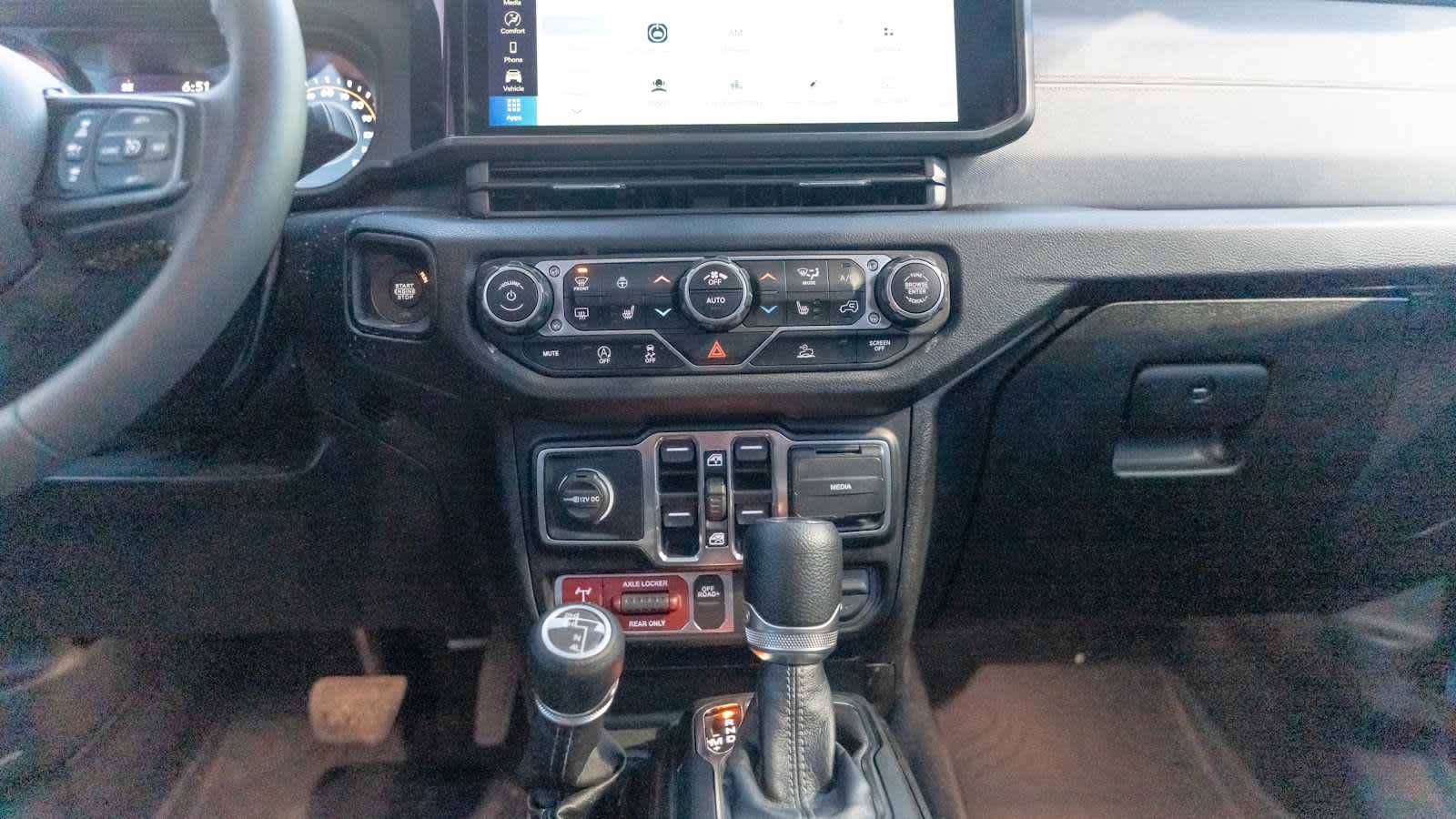 Thumbnail: 2024 Jeep Wrangler - 20