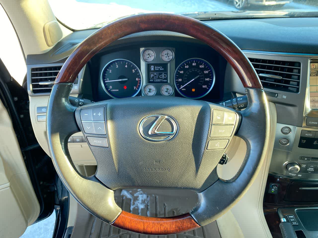 2010 Lexus LX 570 7