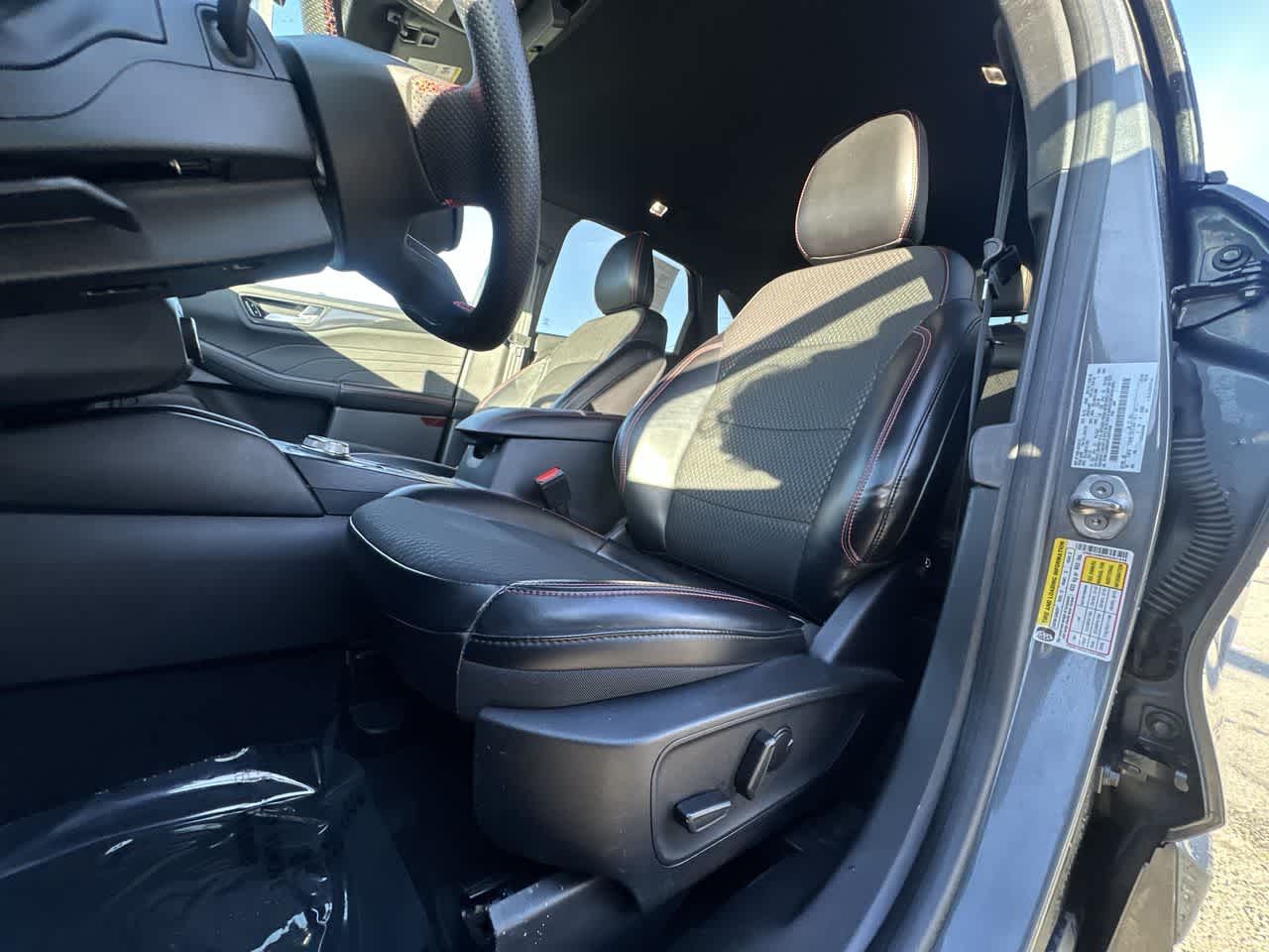 2023 Ford Escape ST-Line photo 4