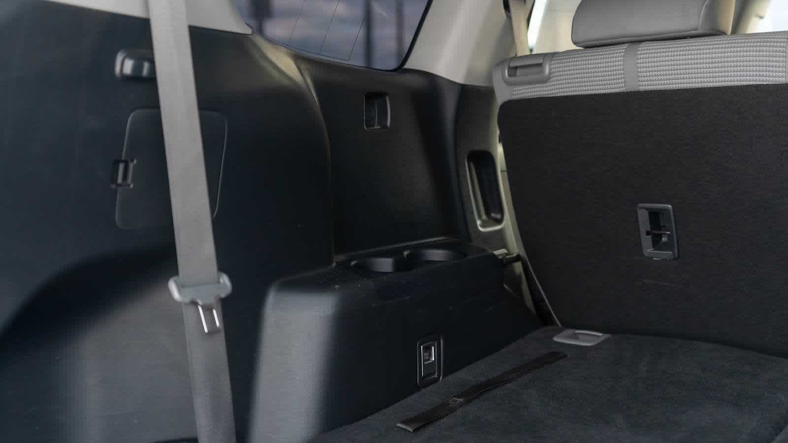 Thumbnail: 2022 Toyota Highlander - 10