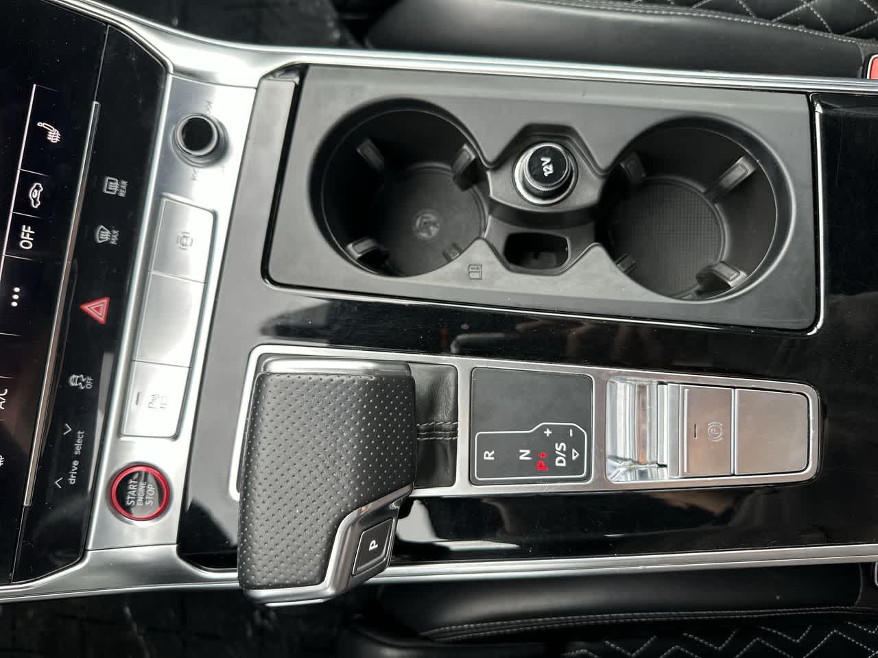 Thumbnail: 2022 Audi S6 - 14