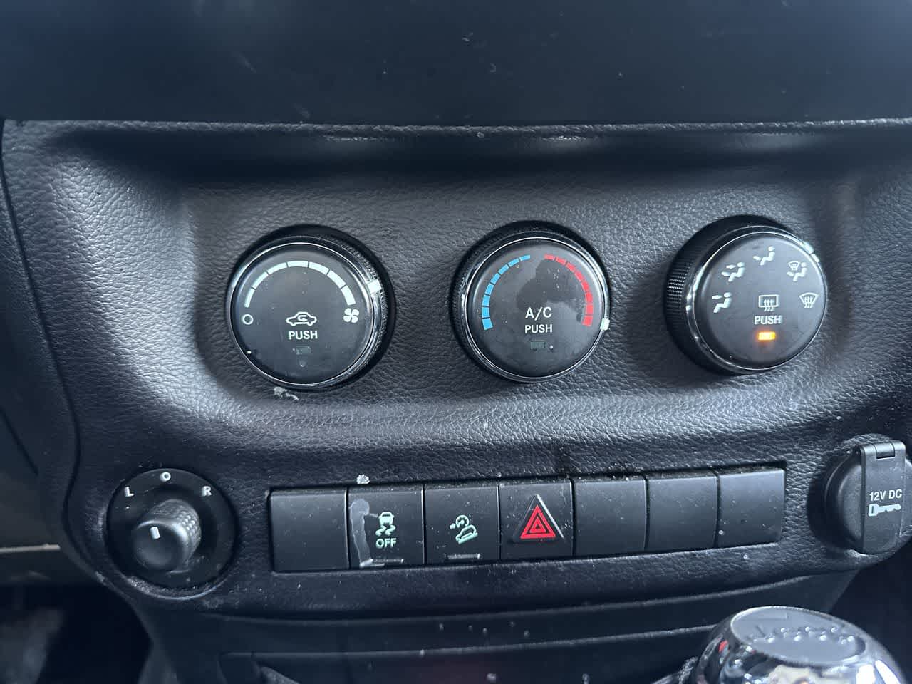 Thumbnail: 2016 Jeep Wrangler - 11