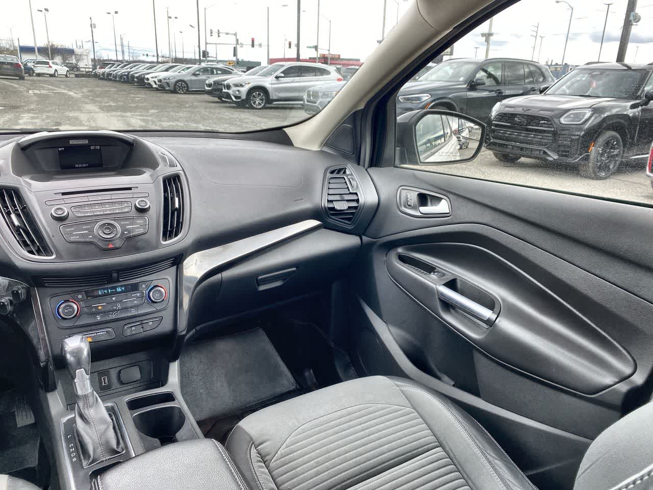 Thumbnail: 2017 Ford Escape - 3