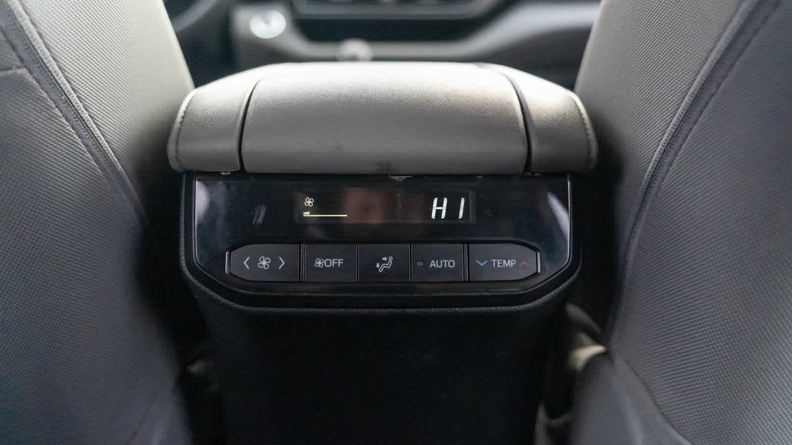 Thumbnail: 2022 Toyota Highlander - 28