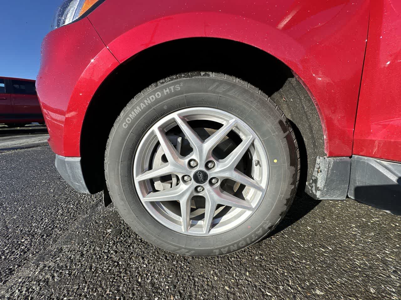 2024 Ford Edge SEL photo 3