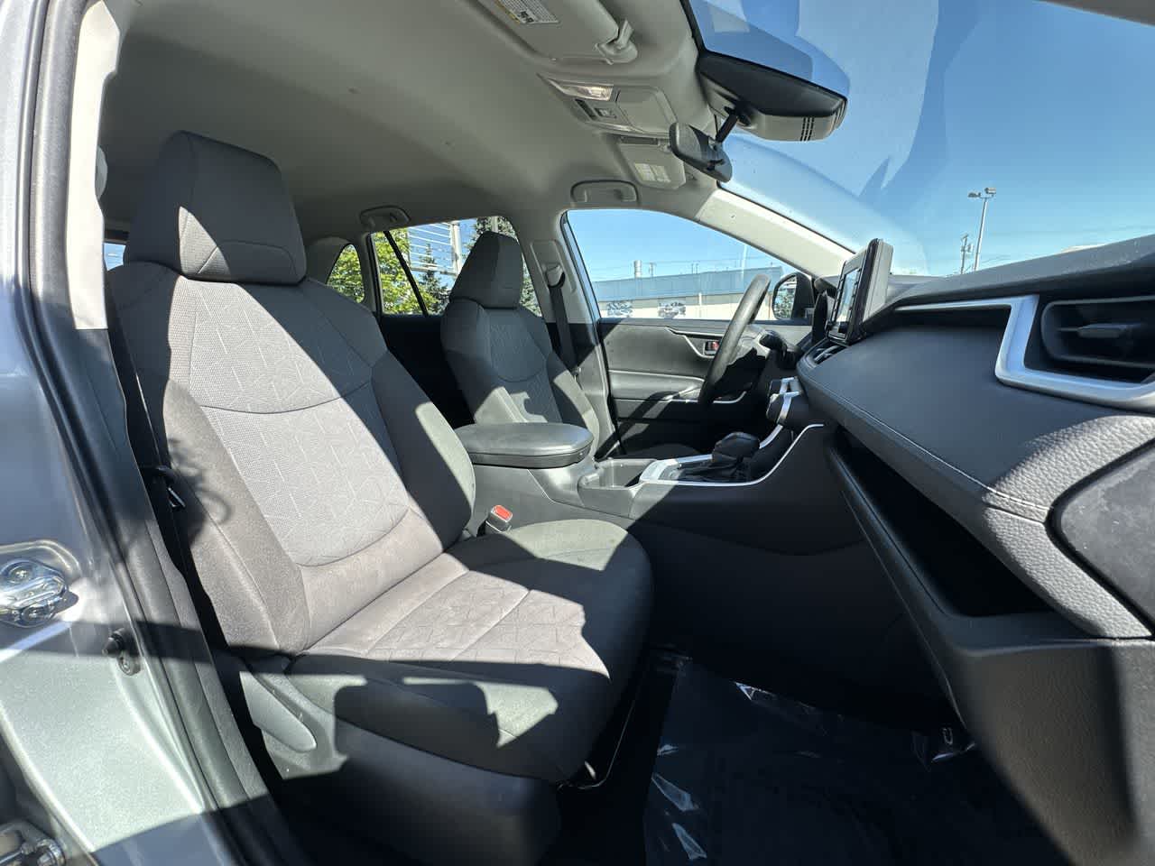 Thumbnail: 2022 Toyota RAV4 - 18