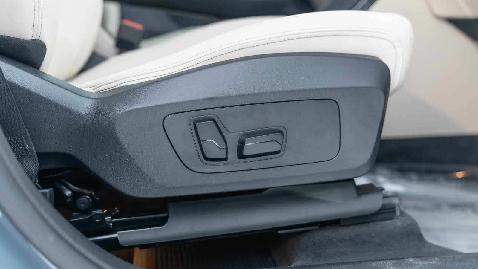 Thumbnail: 2025 BMW X1 - 24