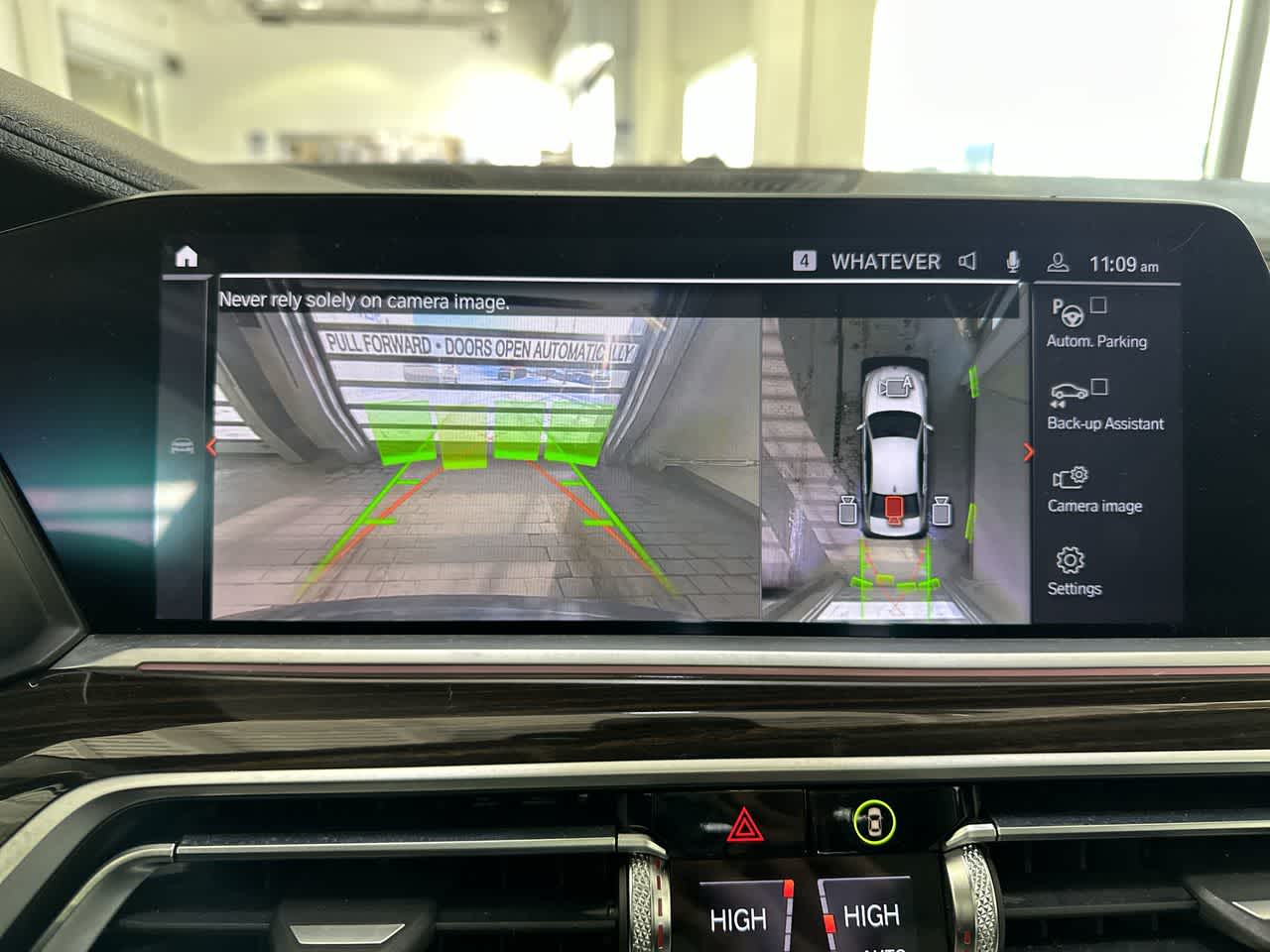 Thumbnail: 2019 BMW X7 - 10