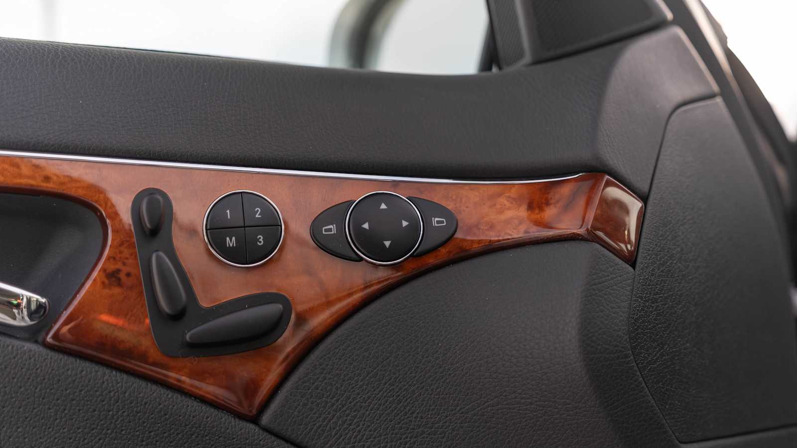 Thumbnail: 2004 Mercedes-Benz E-Class - 49