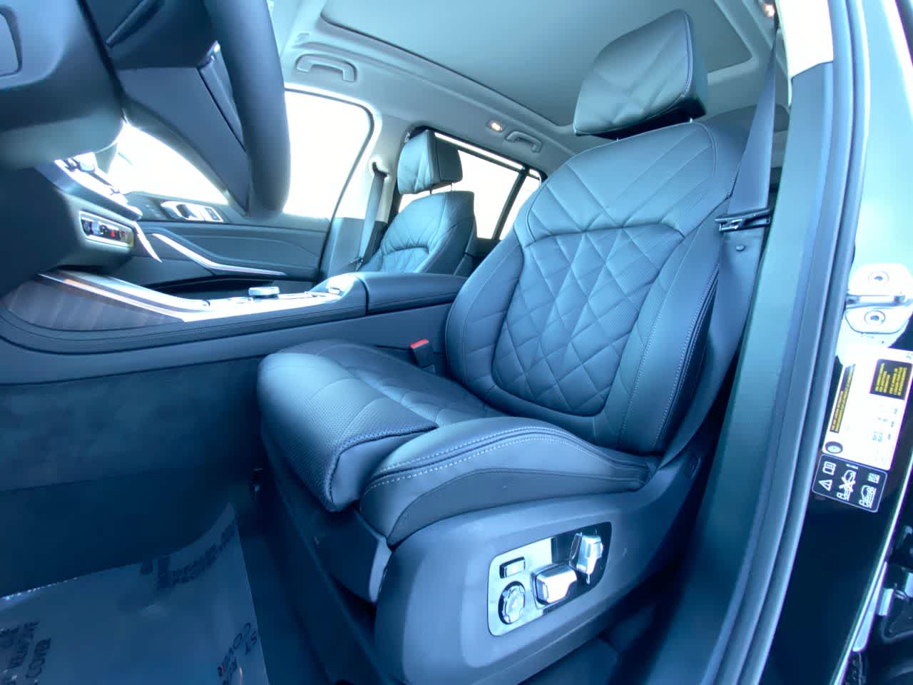 Thumbnail: 2025 BMW X7 - 4