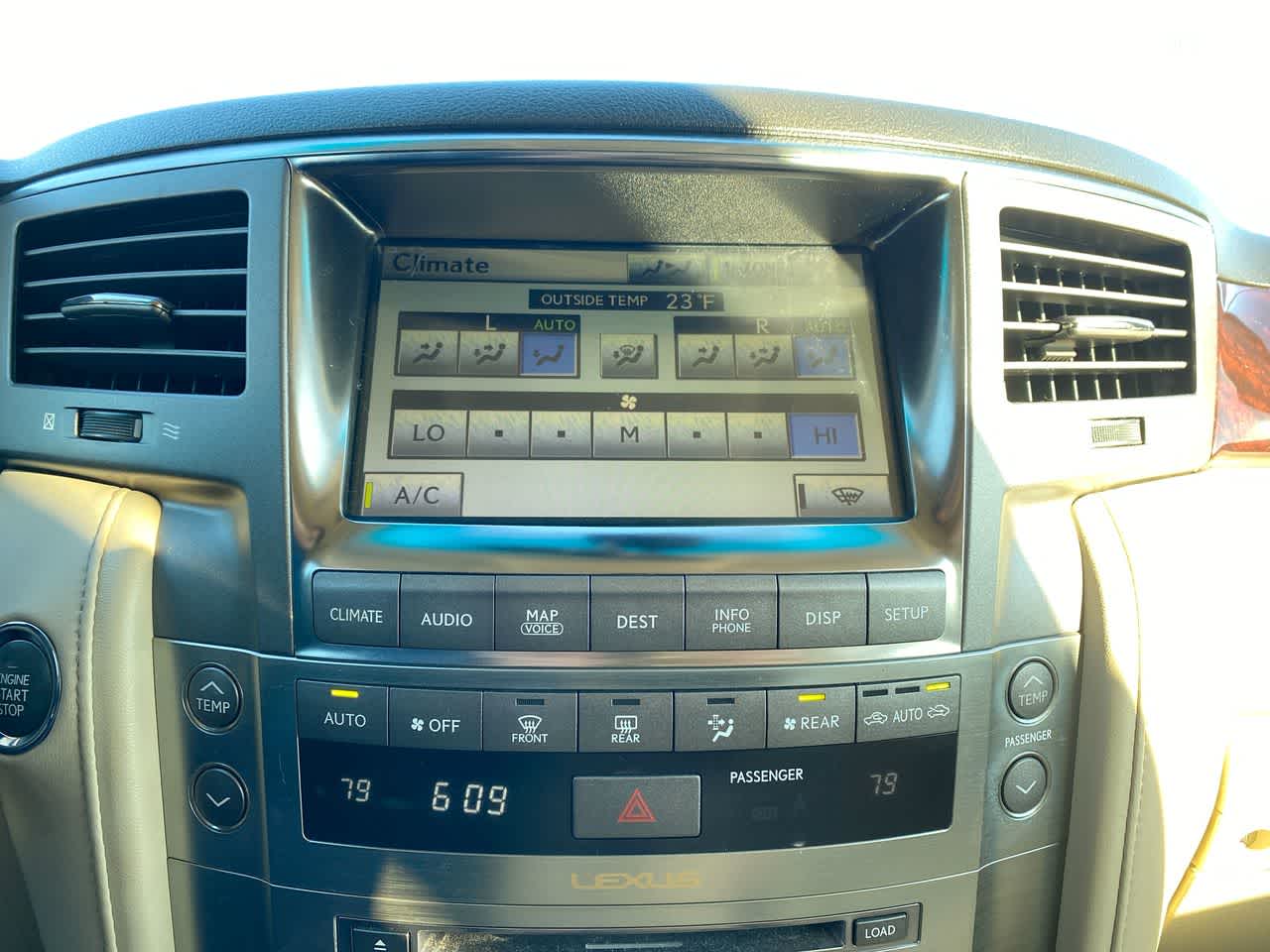 2010 Lexus LX 570 13