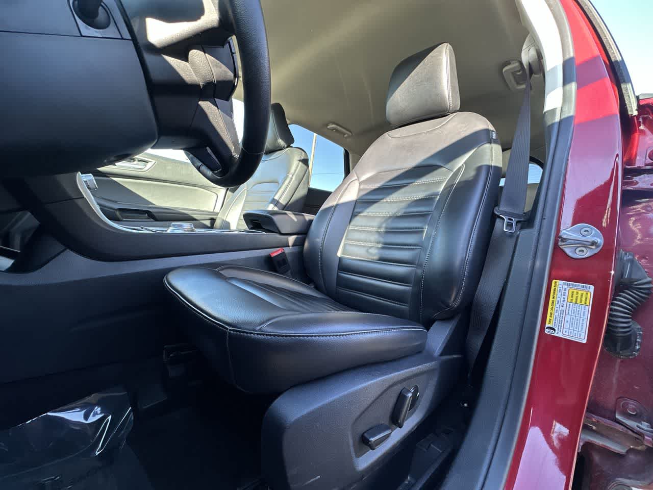 2024 Ford Edge SEL photo 4