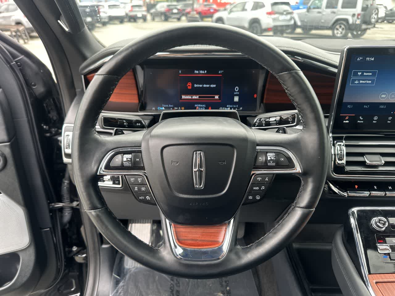 Thumbnail: 2024 Lincoln Navigator - 6