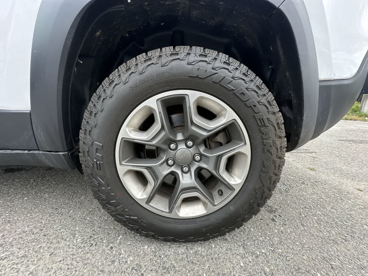 Thumbnail: 2019 Jeep Cherokee - 3