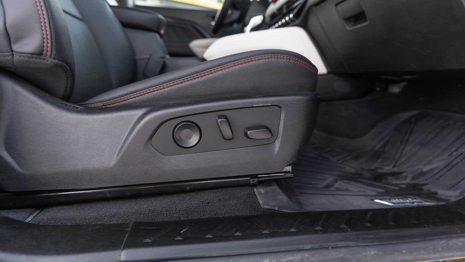 Thumbnail: 2024 GMC Canyon - 33