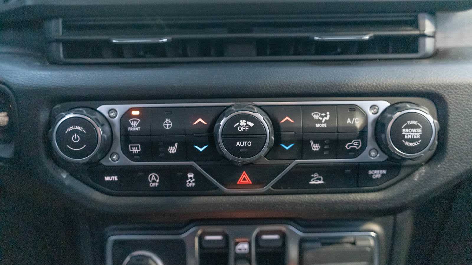 Thumbnail: 2024 Jeep Wrangler - 25