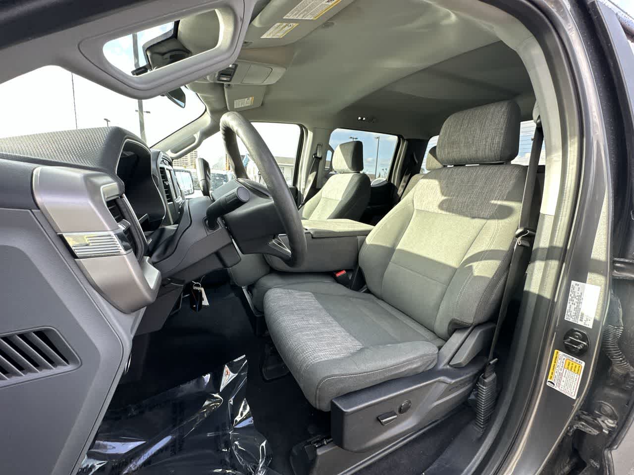 2023 Ford F-150 XLT photo 2