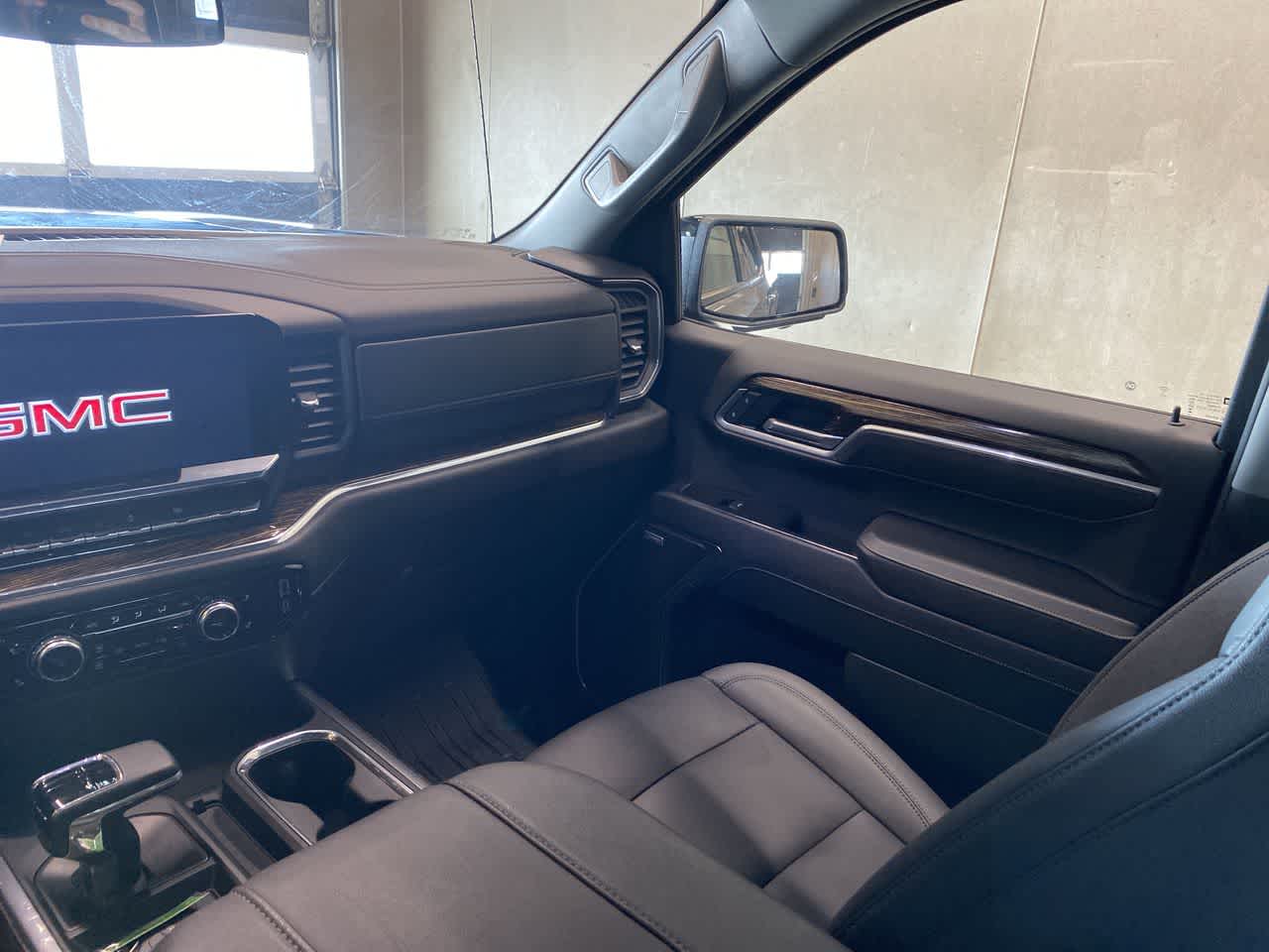 Thumbnail: 2025 GMC Sierra 1500 - 3