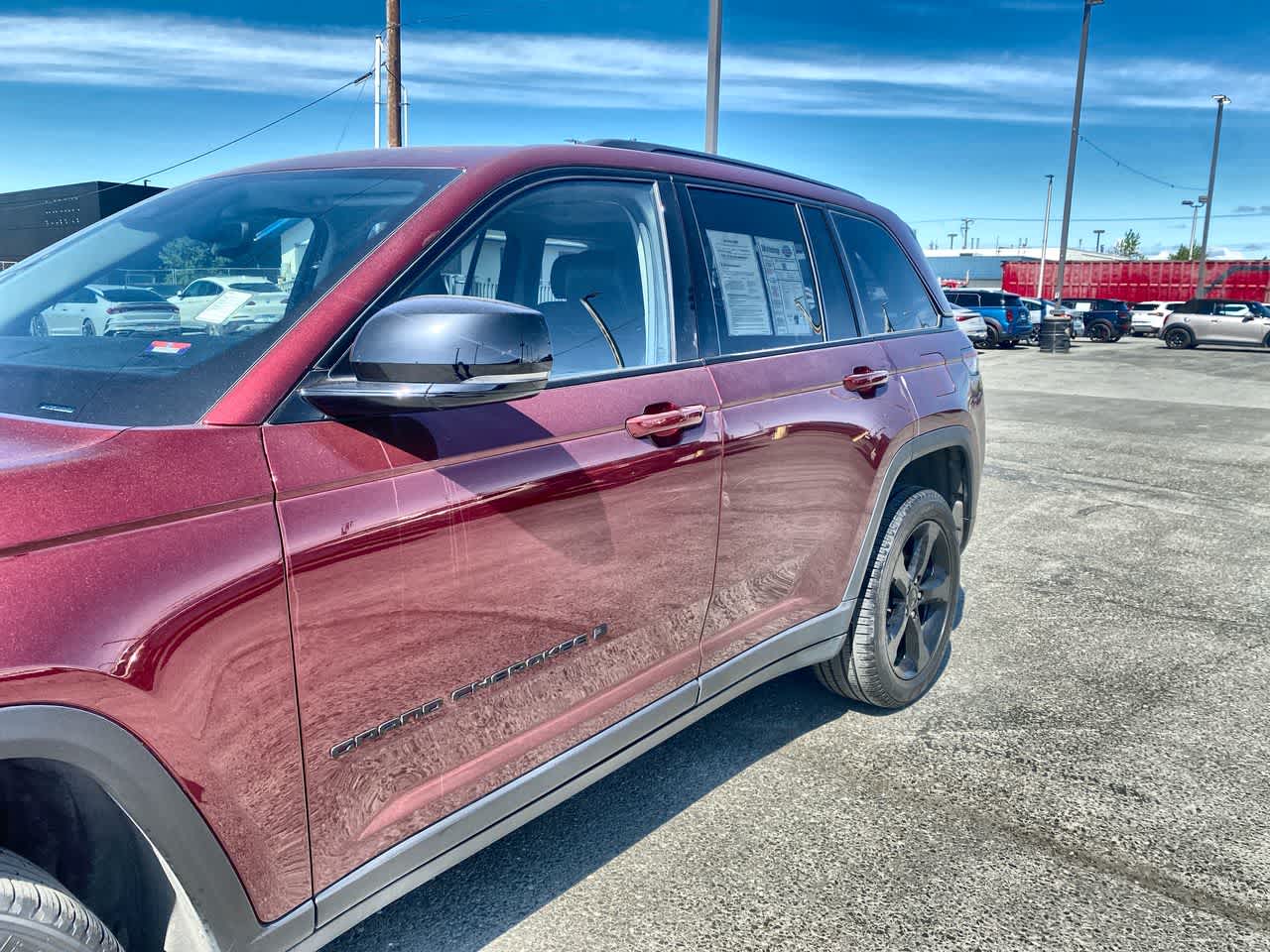 Thumbnail: 2023 Jeep Grand Cherokee - 8