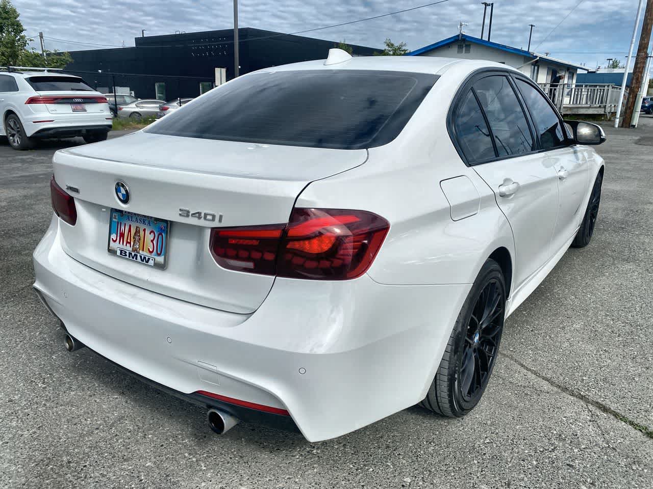 Thumbnail: 2018 BMW 3 Series - 28