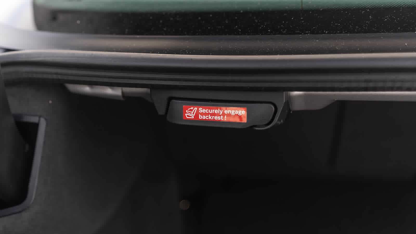 Thumbnail: 2004 Mercedes-Benz E-Class - 8