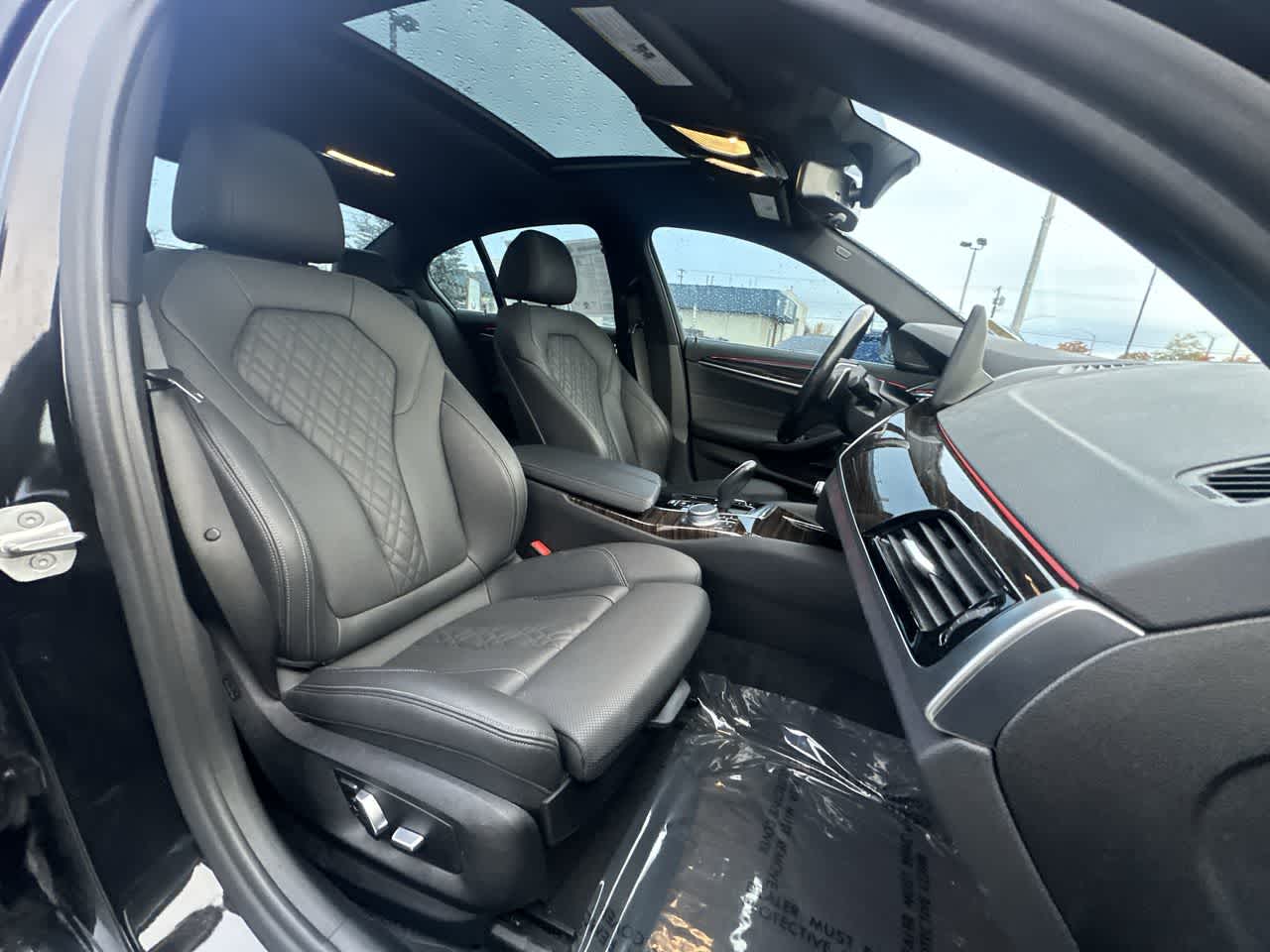 Thumbnail: 2022 BMW 5 Series - 18