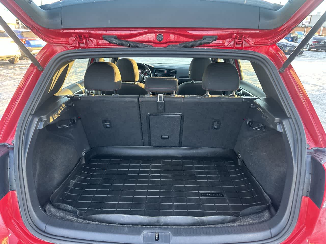 Thumbnail: 2017 Volkswagen Golf - 17