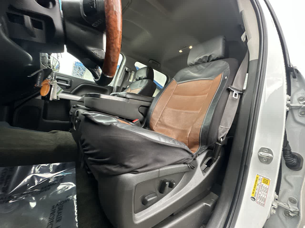 2017 Chevrolet Silverado 1500 photo 2