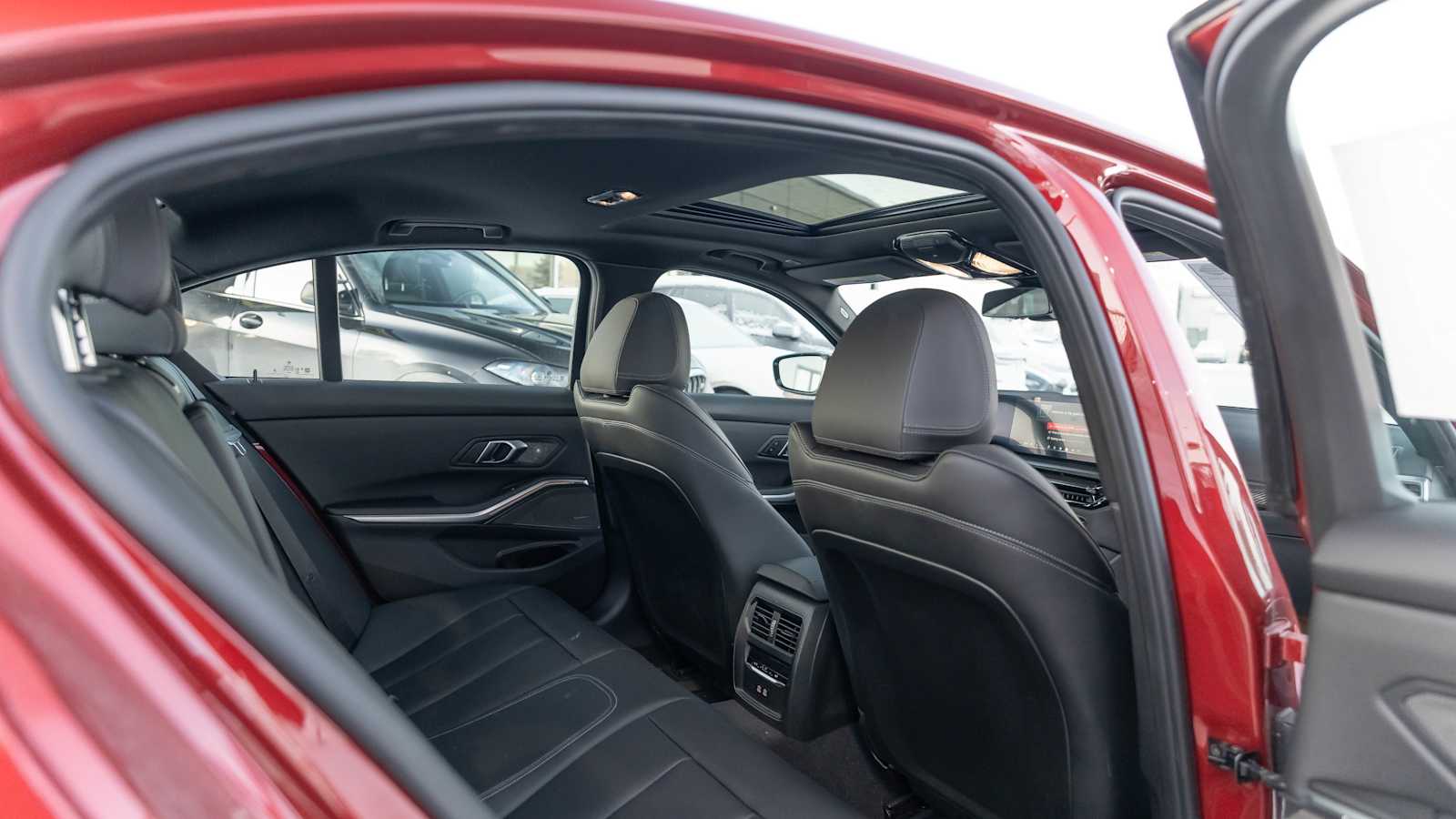 Thumbnail: 2025 BMW 3 Series - 17