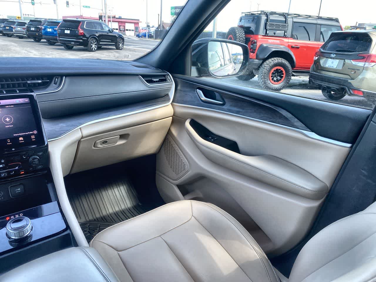 Thumbnail: 2024 Jeep Grand Cherokee - 3
