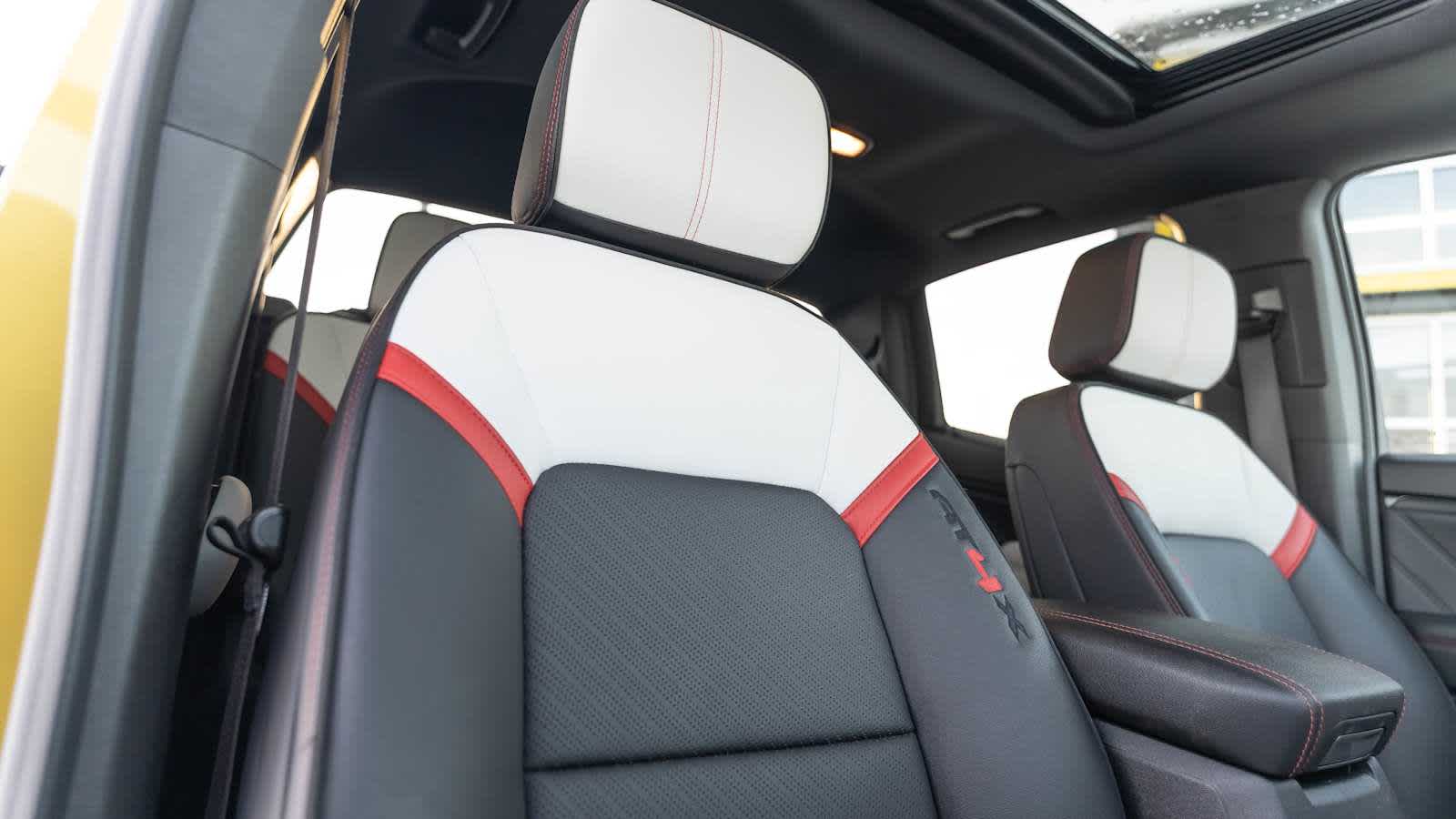 Thumbnail: 2024 GMC Canyon - 24