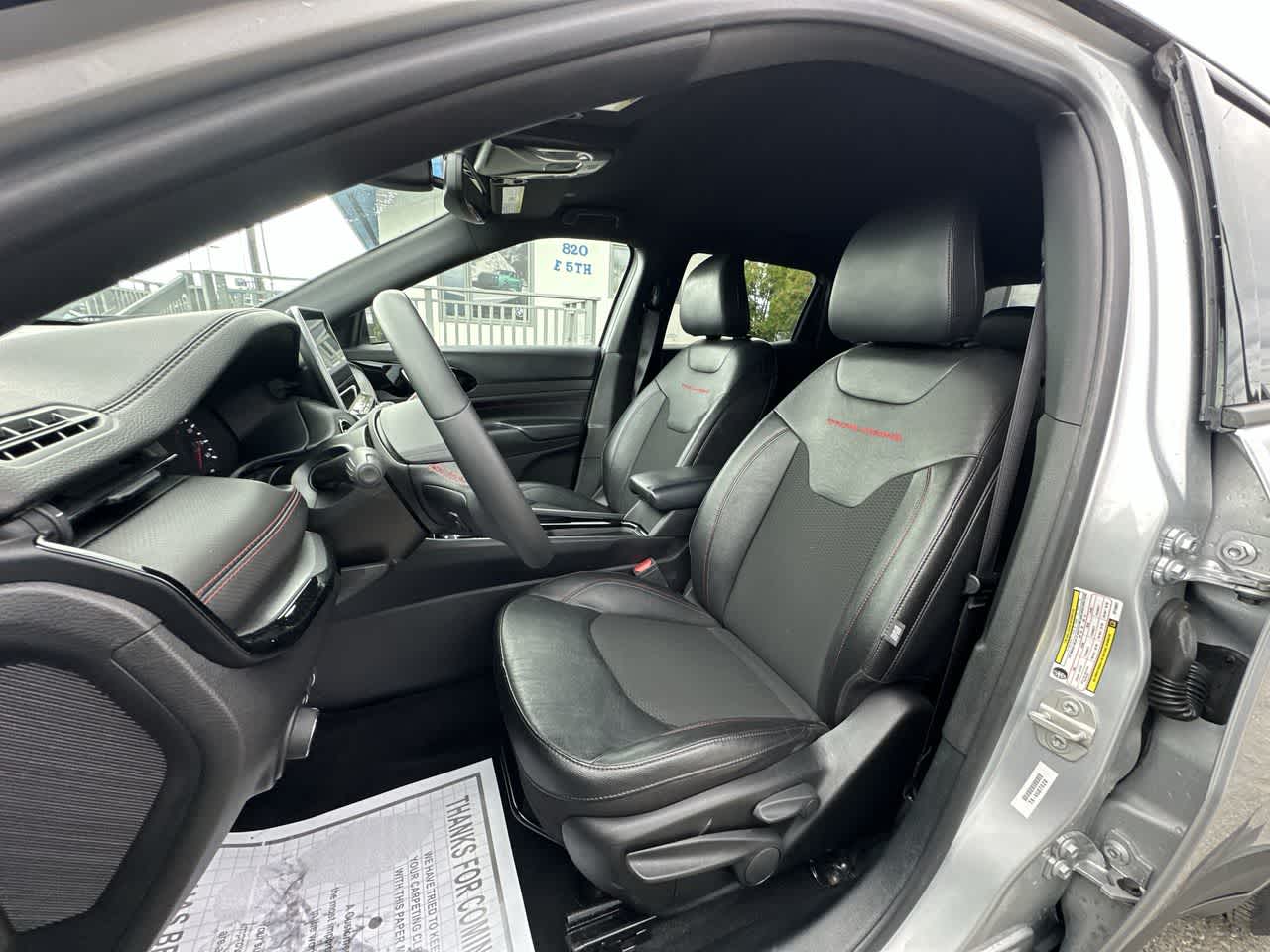 2024 Jeep Compass Trailhawk photo 2