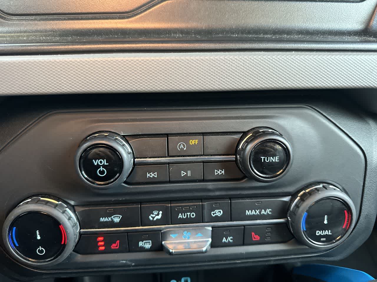 Thumbnail: 2022 Ford Bronco - 13