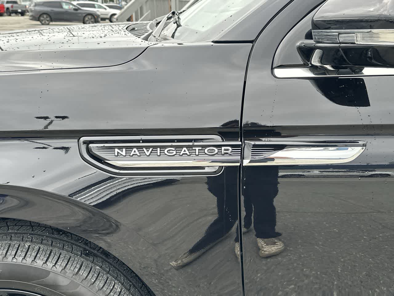 Thumbnail: 2024 Lincoln Navigator - 24