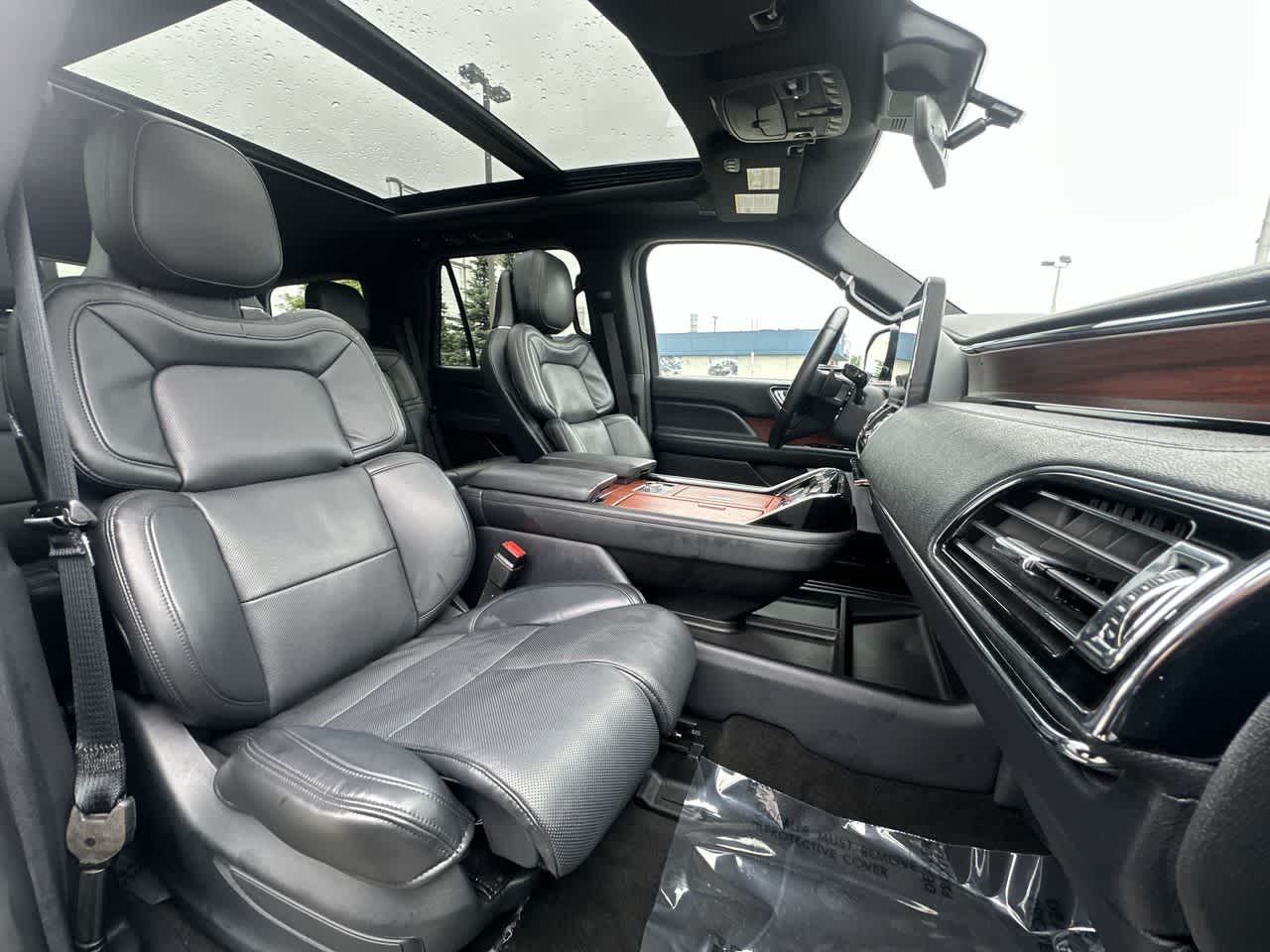 Thumbnail: 2024 Lincoln Navigator - 19