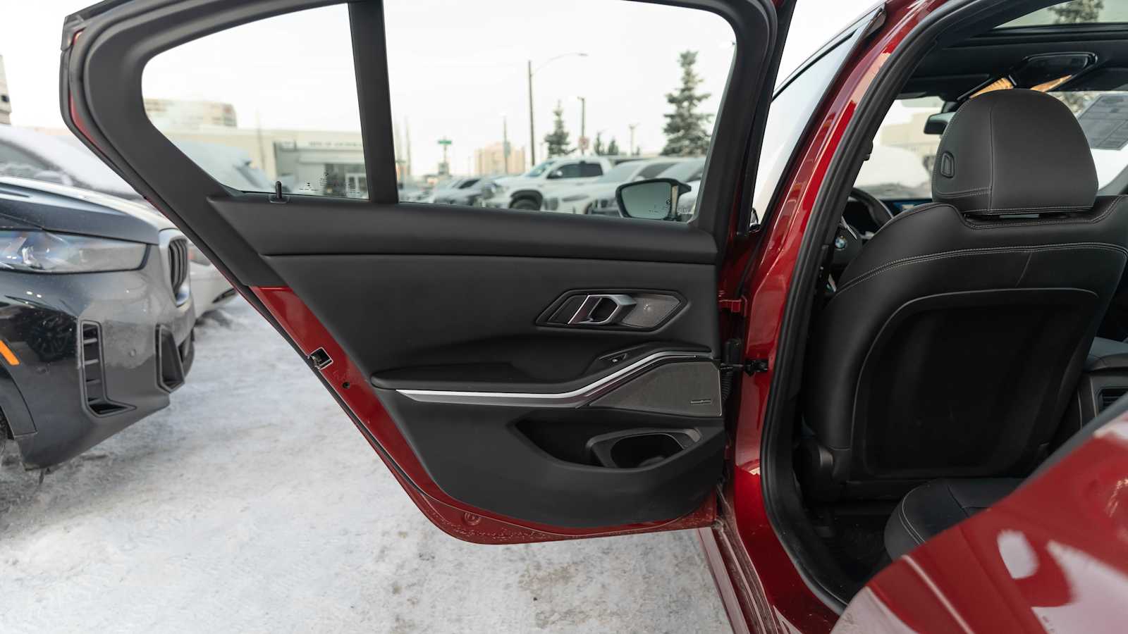 Thumbnail: 2025 BMW 3 Series - 25