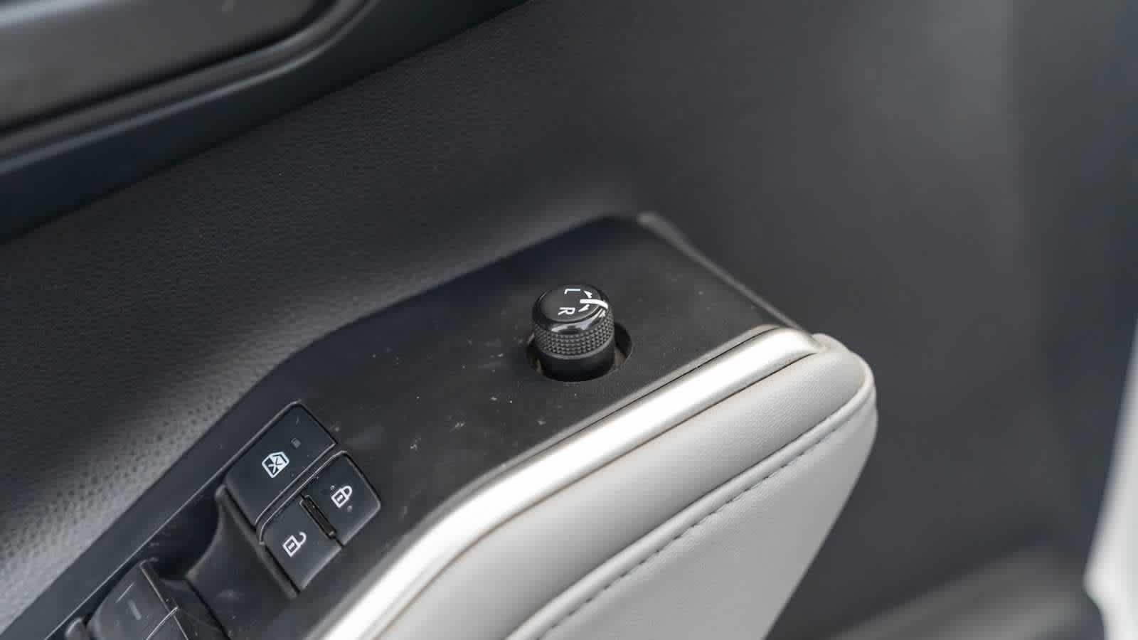 Thumbnail: 2022 Toyota Highlander - 48