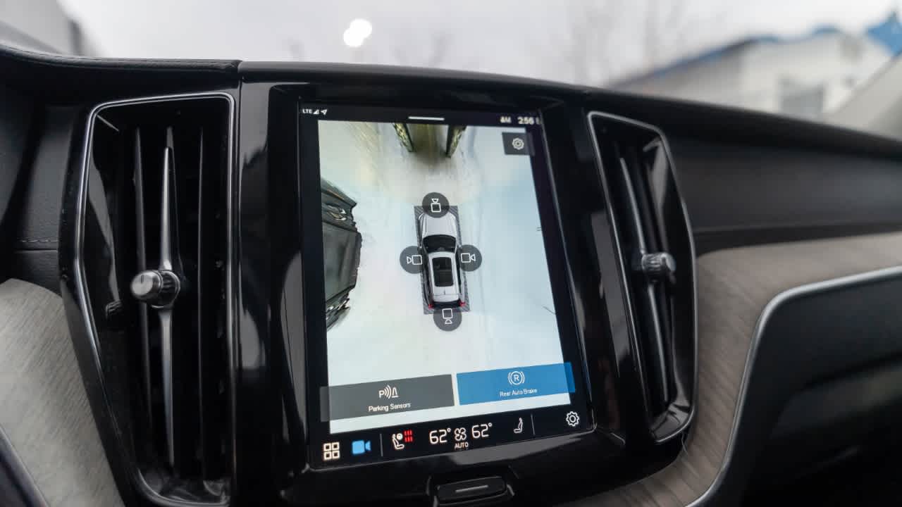 Thumbnail: 2022 Volvo XC60 - 26