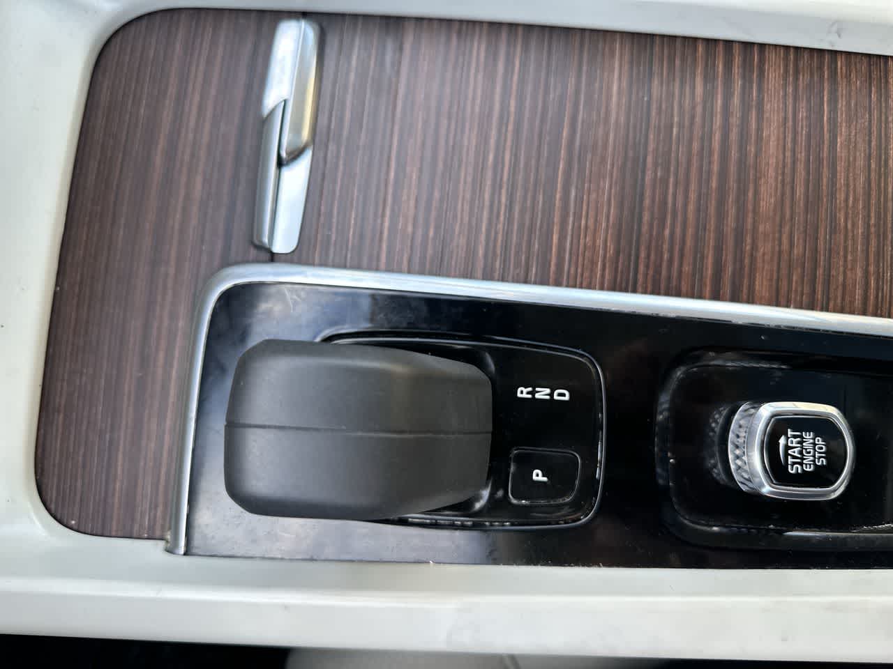 Thumbnail: 2022 Volvo XC60 - 14