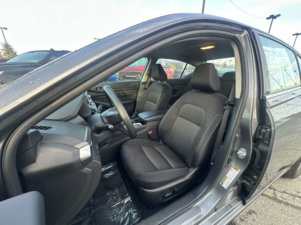 Used 2024 Nissan Altima 2.5 SV Sedan