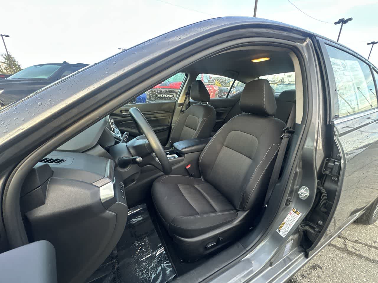 2024 Nissan Altima 2.5 SV photo 2