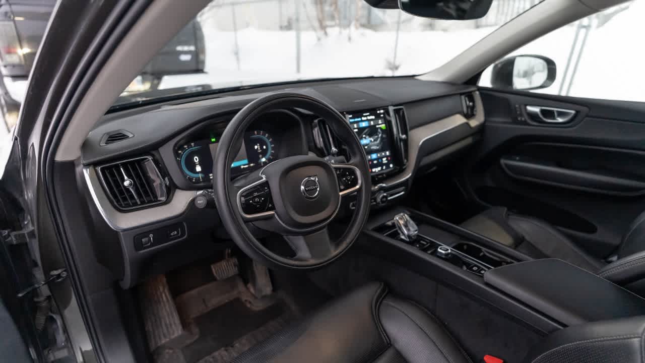 Thumbnail: 2022 Volvo XC60 - 8