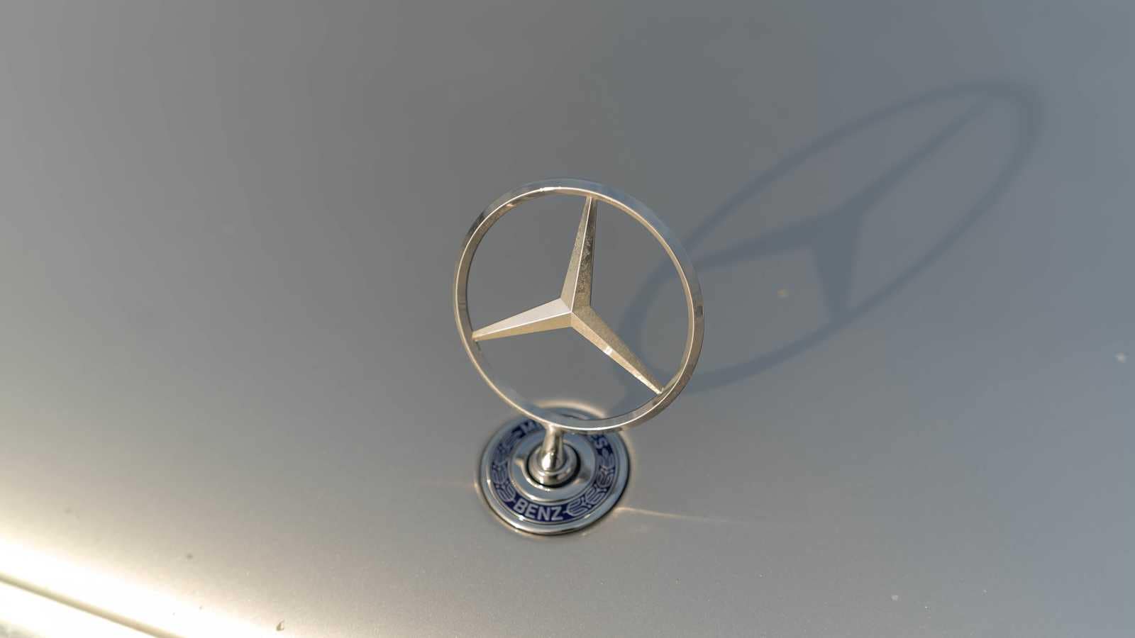 Thumbnail: 2004 Mercedes-Benz E-Class - 17