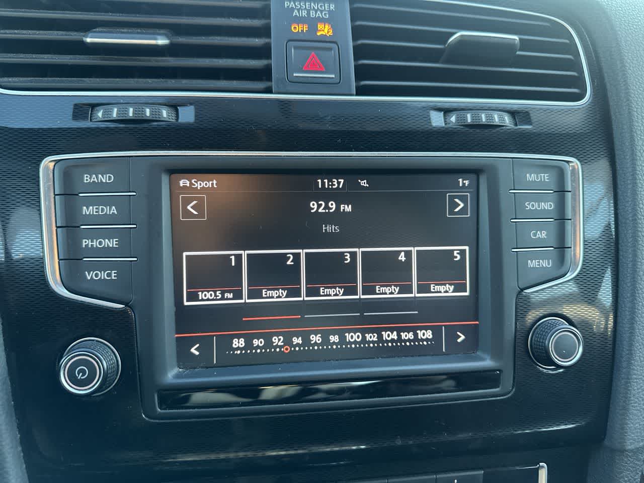 Thumbnail: 2017 Volkswagen Golf - 9