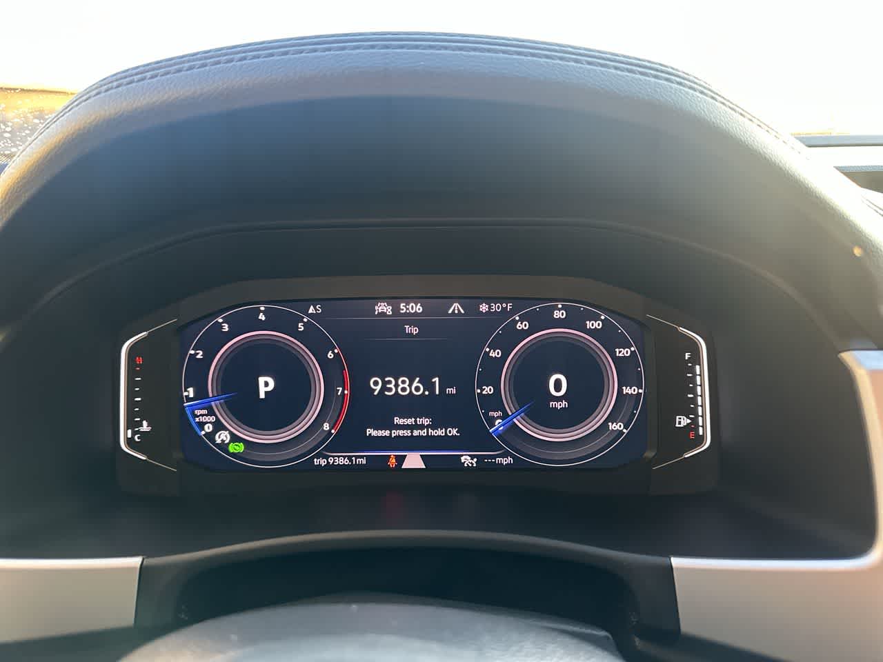 Thumbnail: 2022 Volkswagen Atlas - 8