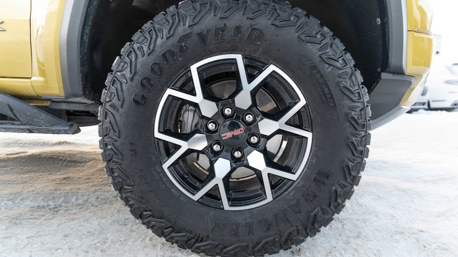 Thumbnail: 2024 GMC Canyon - 16