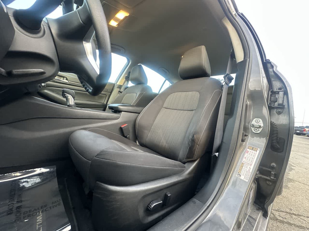 Used 2024 Nissan Altima 2.5 SV Sedan