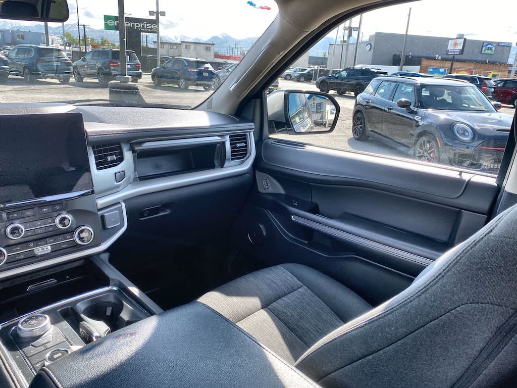 Used 2024 Ford Expedition XLT SUV